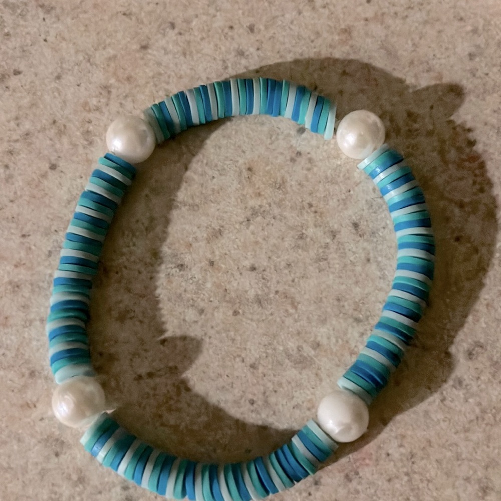 I’m sleeping bracelets that are stretchy so they can fit basically anyone!!